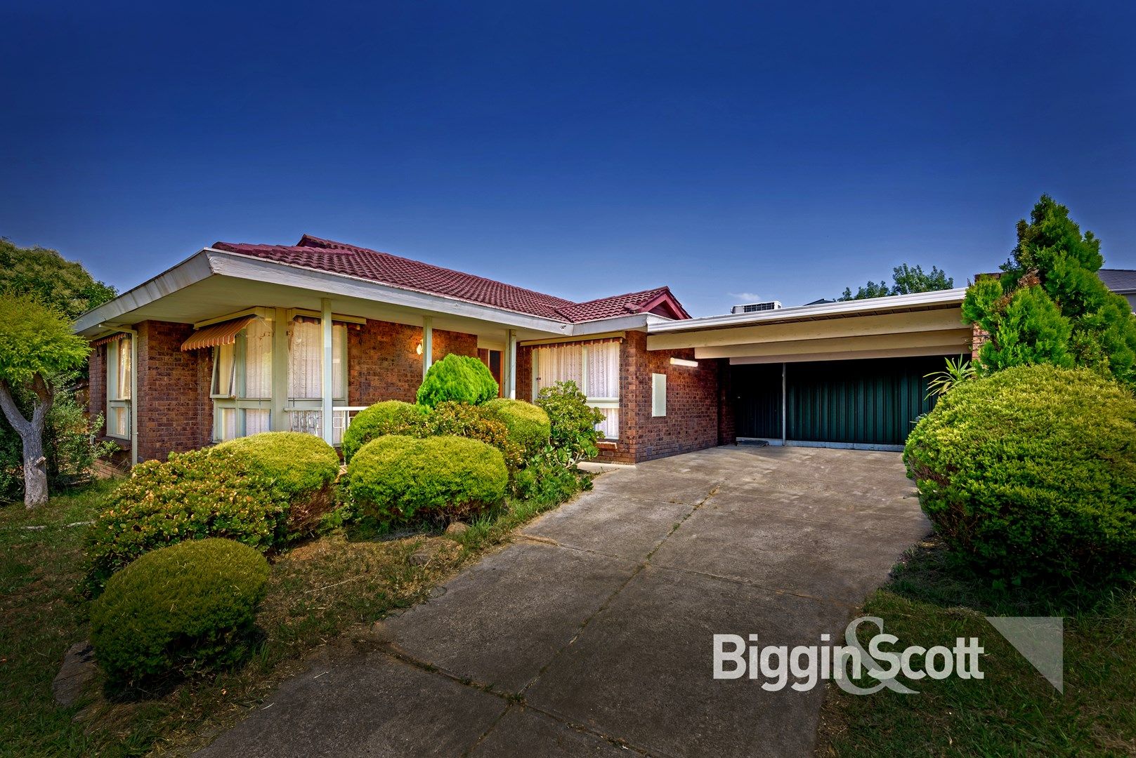 4 bedrooms House in 2 Jensen Court WHEELERS HILL VIC, 3150