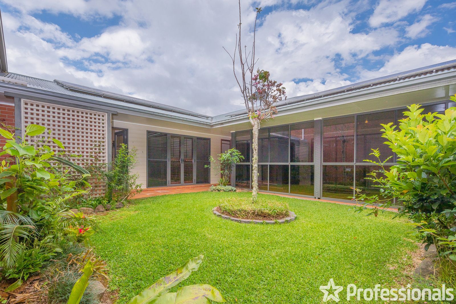 34/27-29 Capo Lane, Tamborine Mountain QLD 4272, Image 2