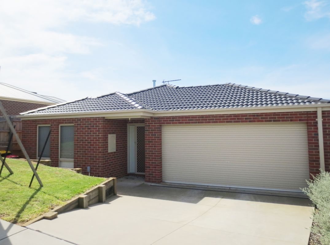 1/59 Victoria Street, Drouin VIC 3818, Image 0