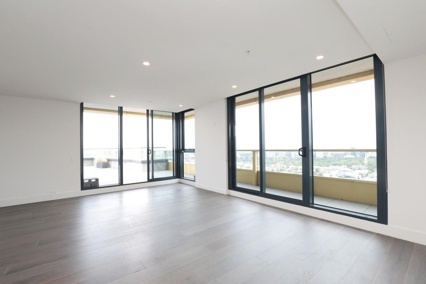 2 bedrooms Apartment / Unit / Flat in 2703/3 Yarra Street SOUTH YARRA VIC, 3141