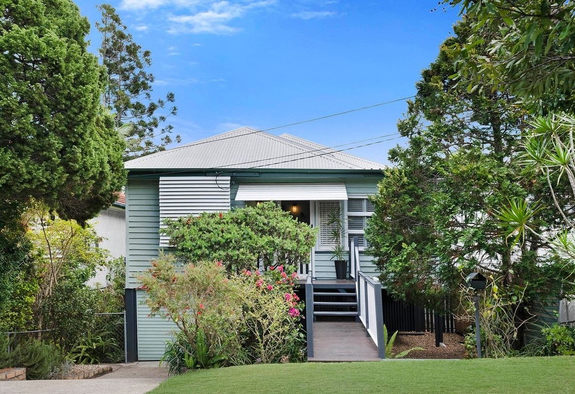 House in 29 Long Street, CAMP HILL QLD, 4152