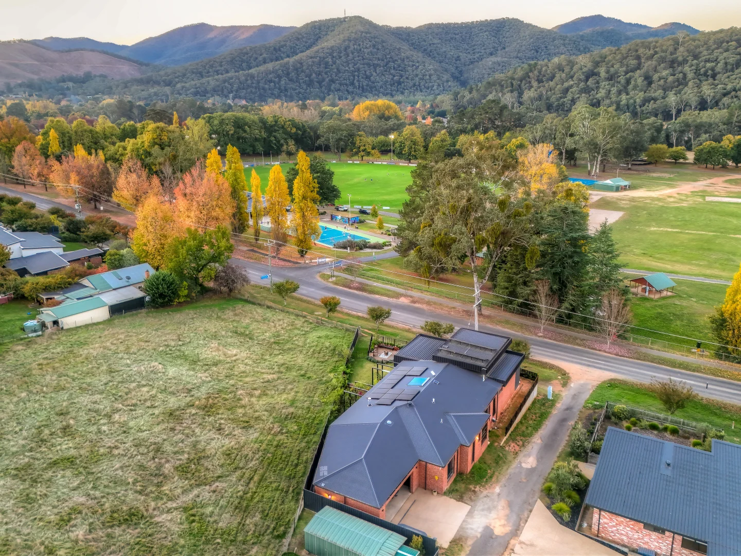 Additional image 35 of 2/72 Coronation Avenue, Bright VIC 3741