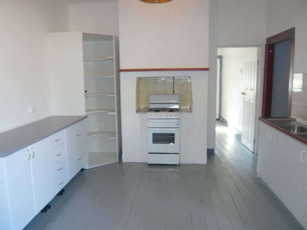 4 bedrooms House in 243 South Terrace SOUTH FREMANTLE WA, 6162