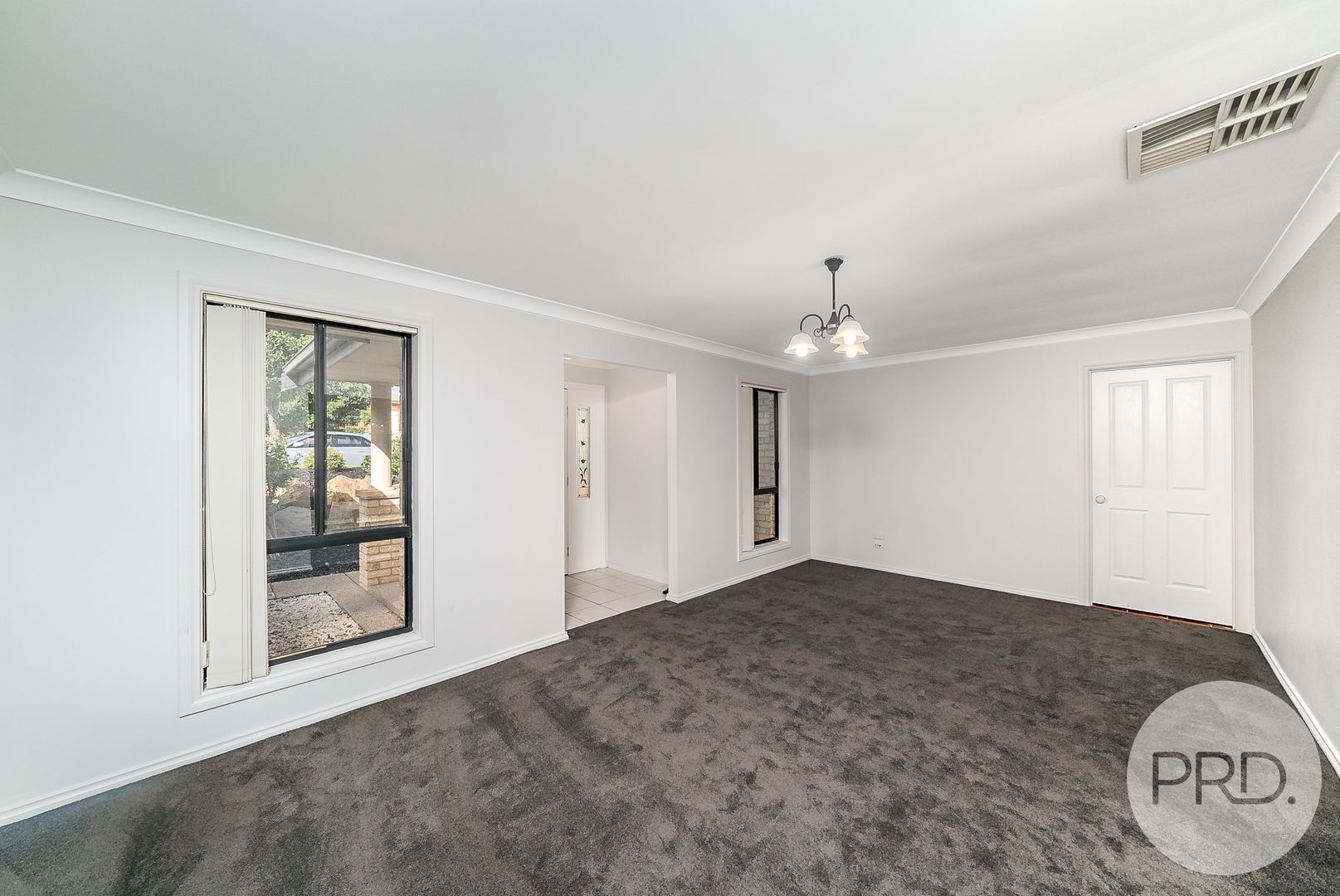 2/17 Wilgoma Street, Bourkelands NSW 2650, Image 1