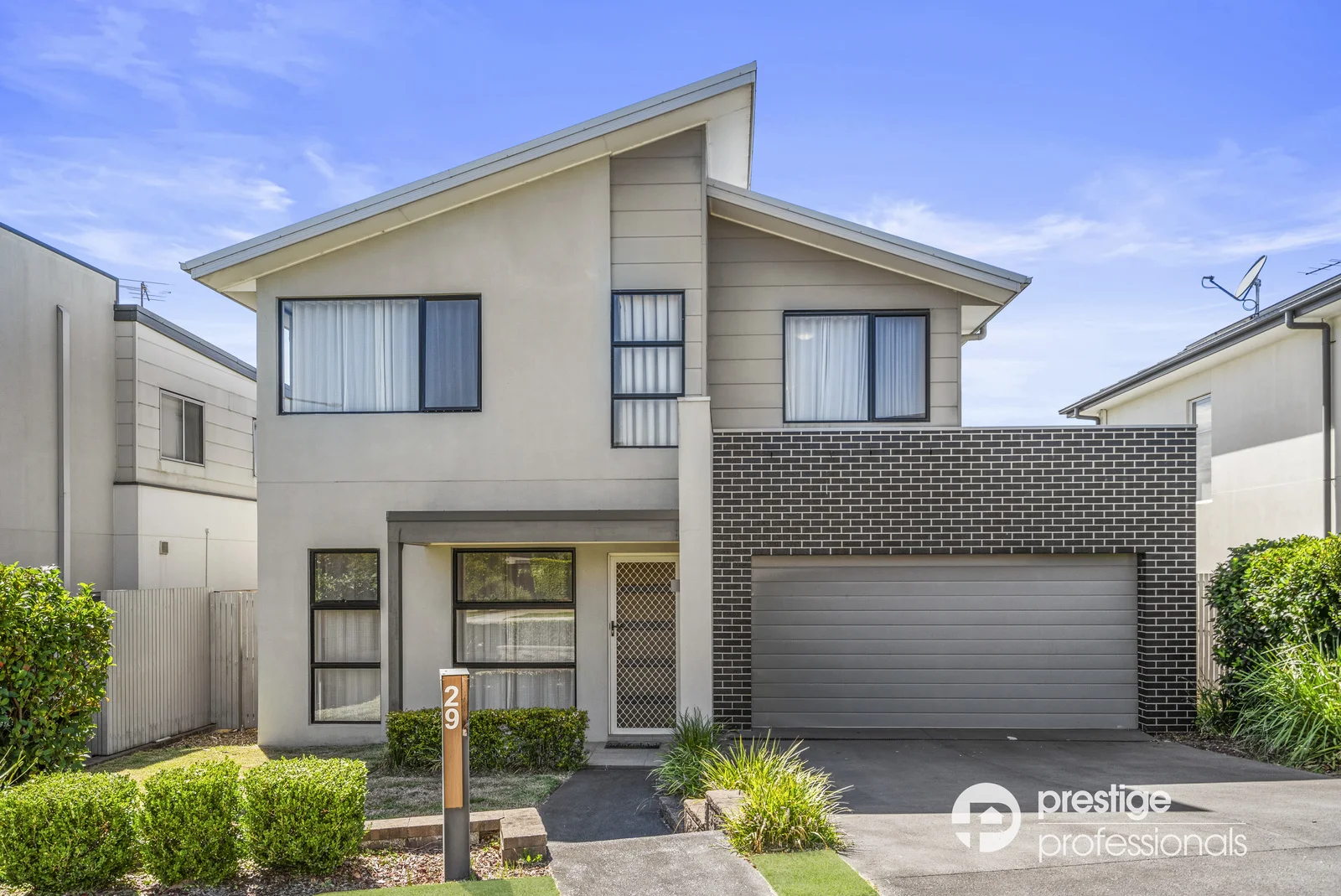 29 Greenview Drive, Moorebank NSW 2170