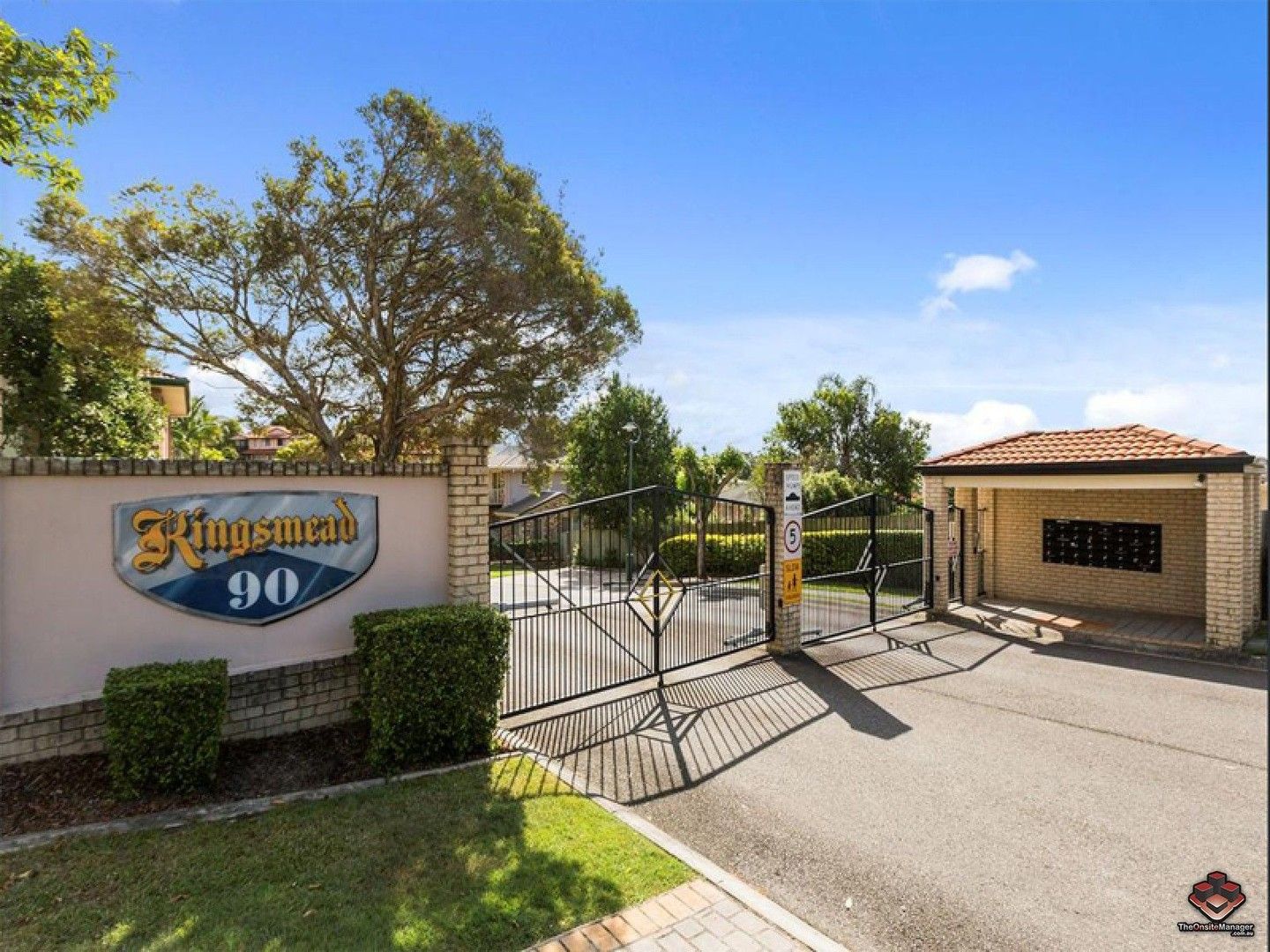 3 bedrooms Townhouse in ID:21092893/90 Oakleaf Street EIGHT MILE PLAINS QLD, 4113