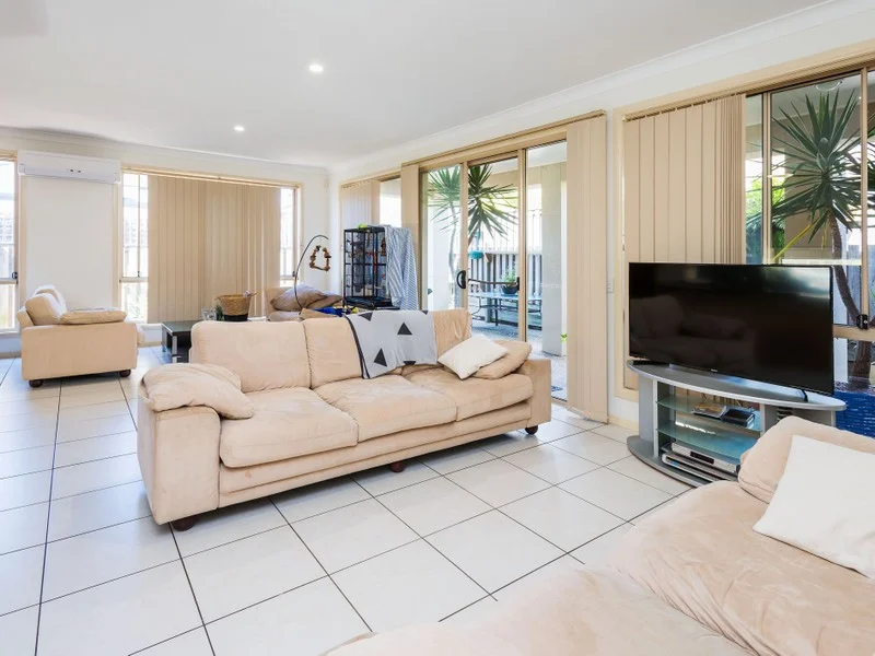 43 Majorca Crescent, Varsity Lakes QLD 4227