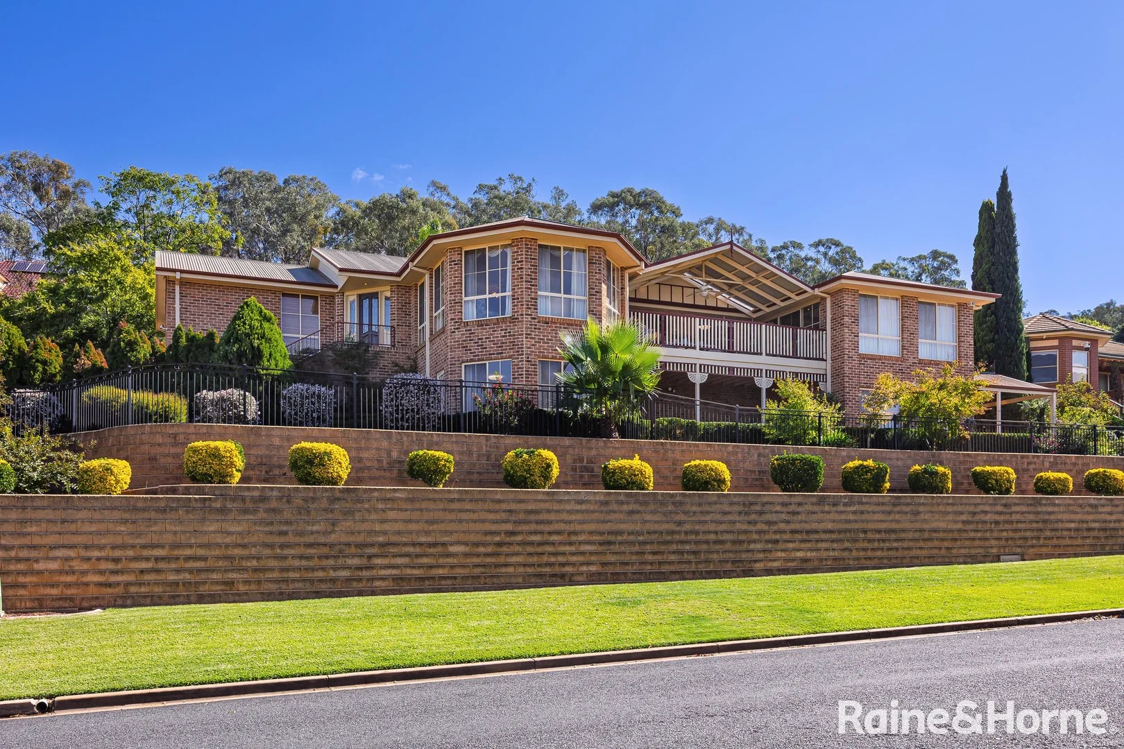 Primary image of 7 Gibbes Close, Kooringal NSW 2650