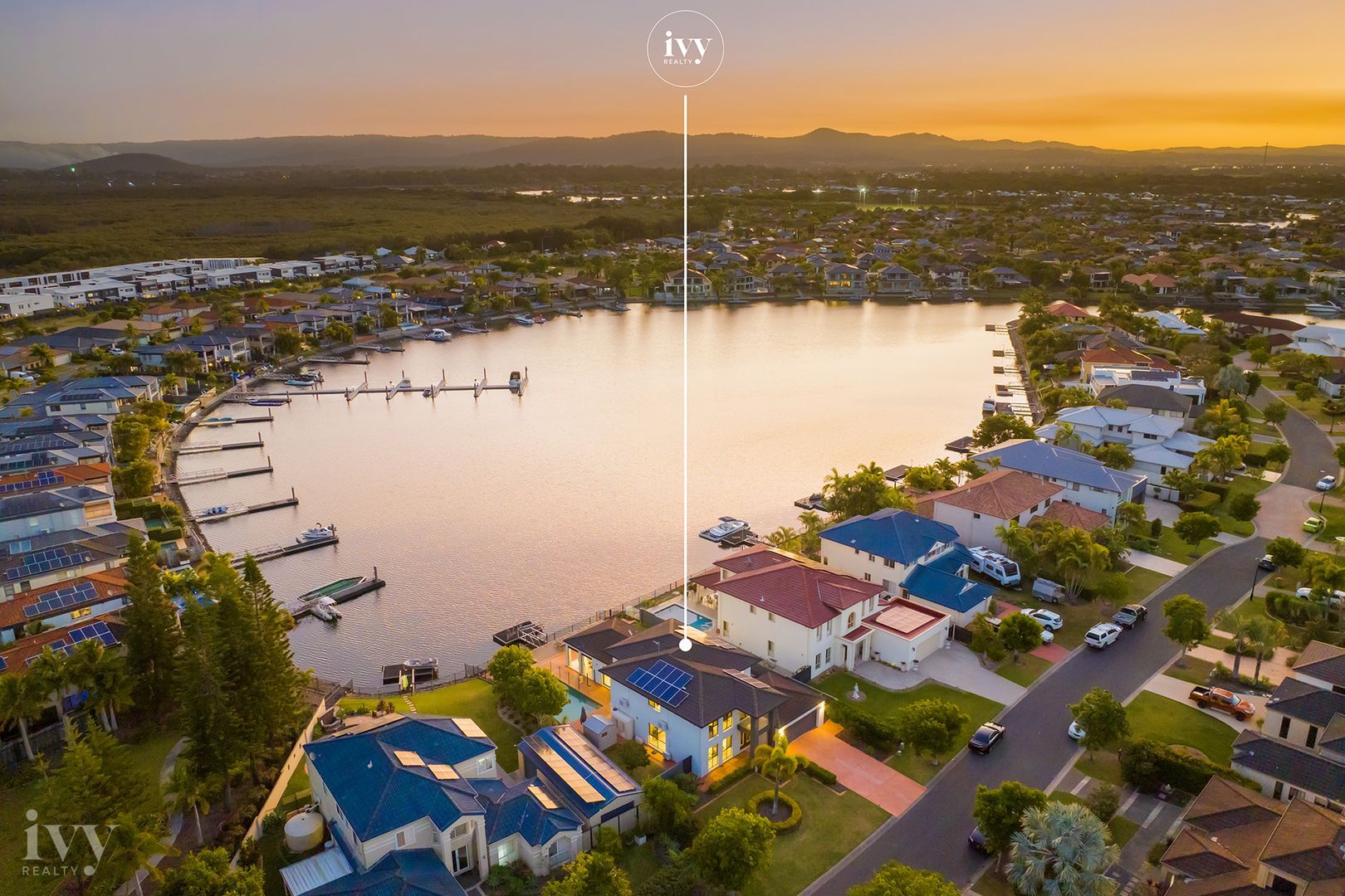 4 bedrooms House in 4 Sabrina Ave HELENSVALE QLD, 4212