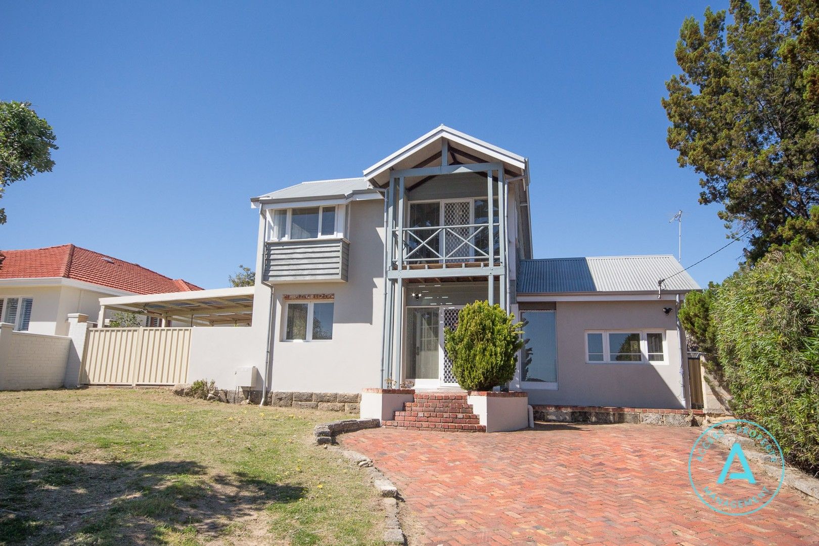 5 bedrooms House in 86 York Street BEACONSFIELD WA, 6162