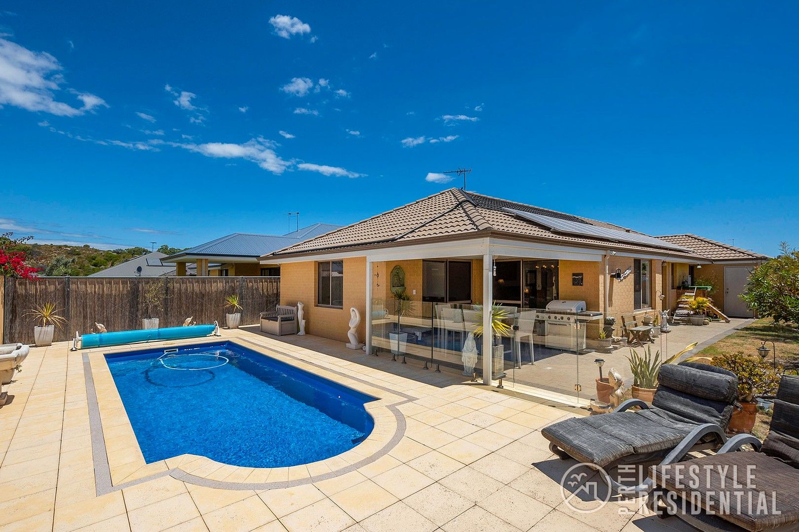 3 bedrooms House in 35 Dorrigo Bend YANCHEP WA, 6035