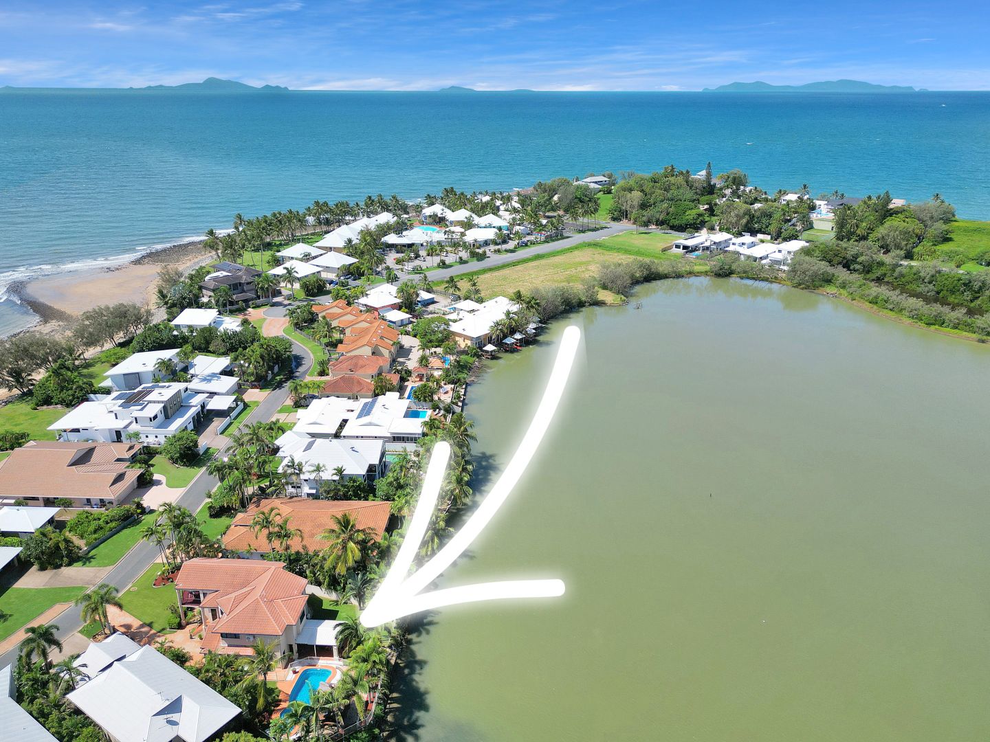 39 Beach Road, Dolphin Heads QLD 4740, Image 1