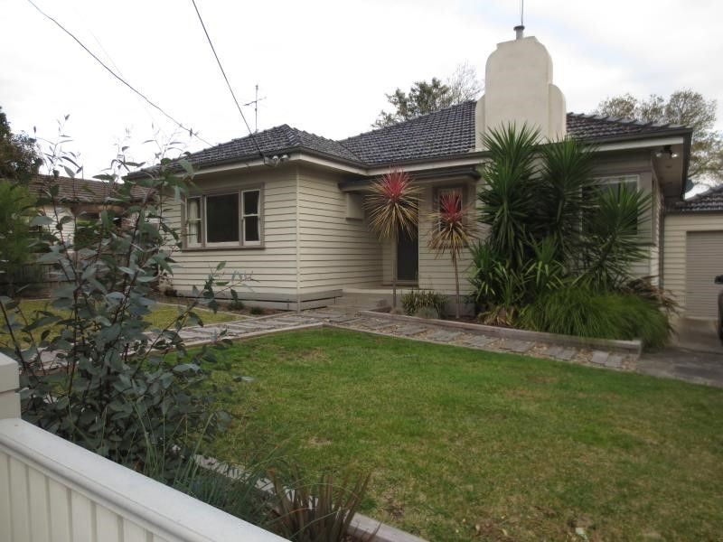 3 bedrooms House in 17 Berrima Road ROSANNA VIC, 3084