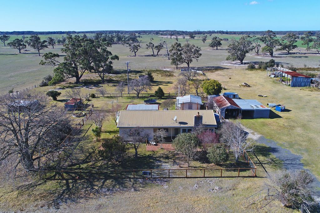 389 Carrs Creek Road, Longford VIC 3851, Image 2