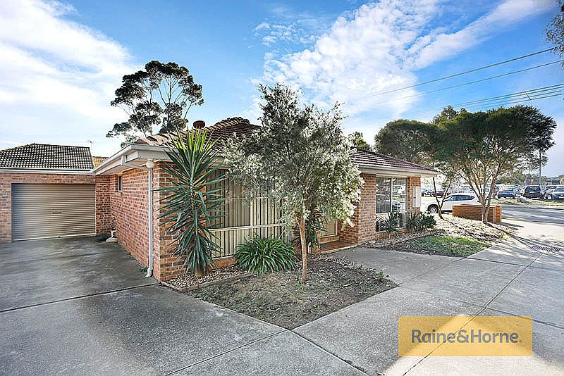 2 bedrooms House in 1/33 Staughton Street MELTON SOUTH VIC, 3338