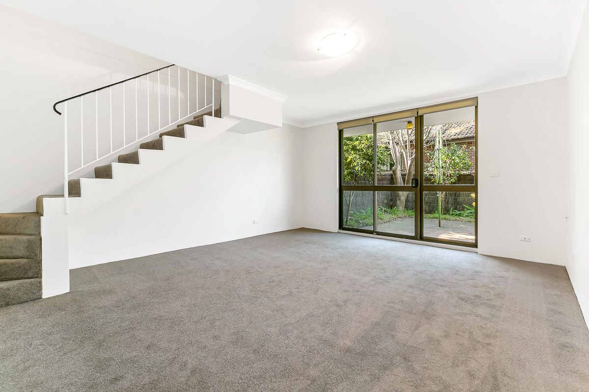 2 bedrooms Apartment / Unit / Flat in 11/8 Jersey Road ARTARMON NSW, 2064