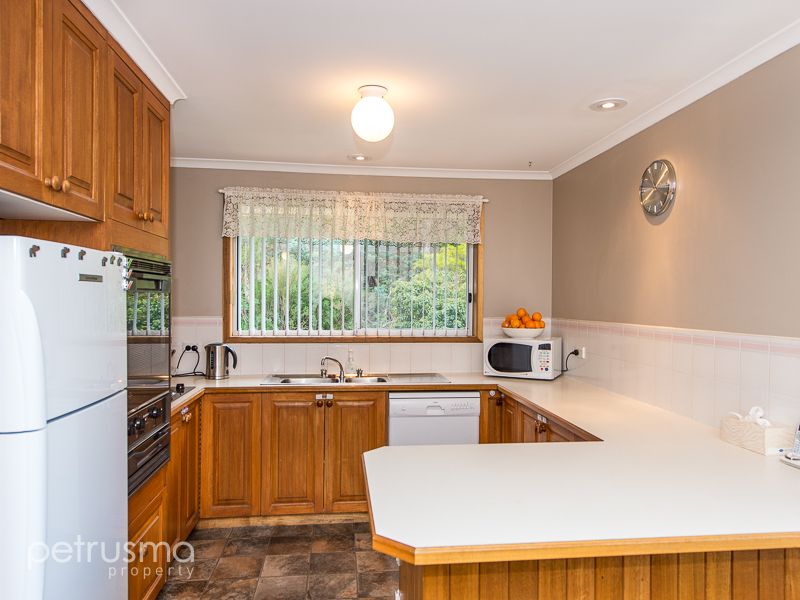 1/133 Pitcairn Street, MONTROSE TAS 7010, Image 2