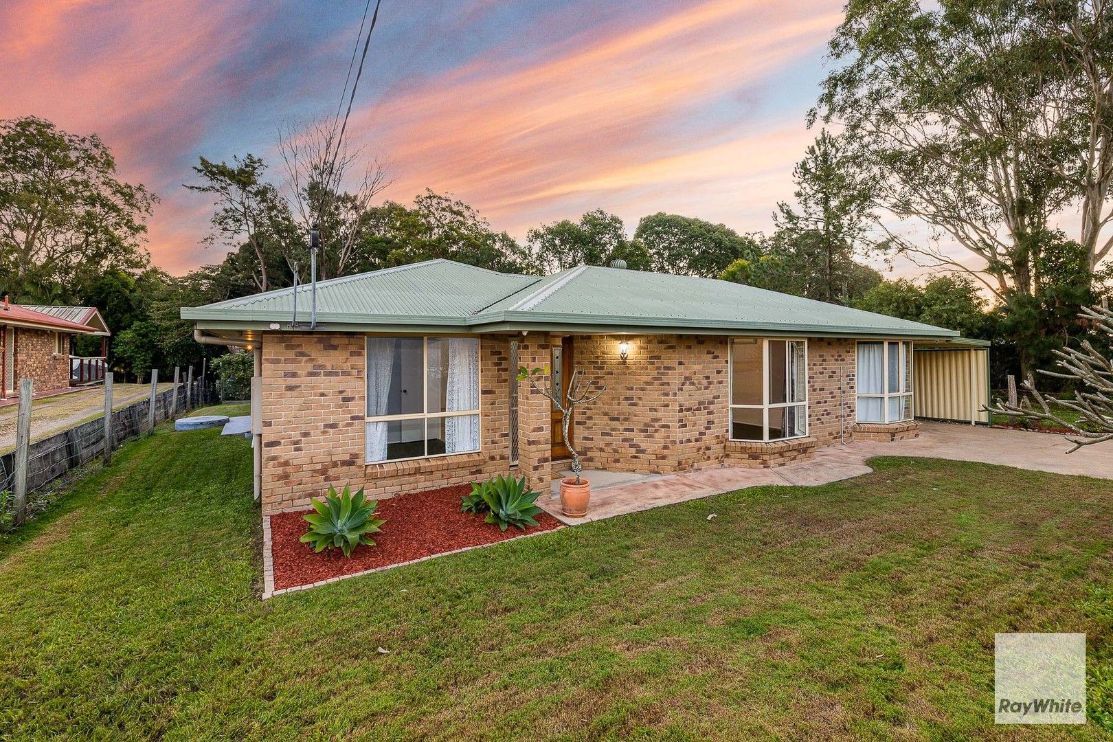 3 bedrooms House in 53 Muriel Street REDLAND BAY QLD, 4165