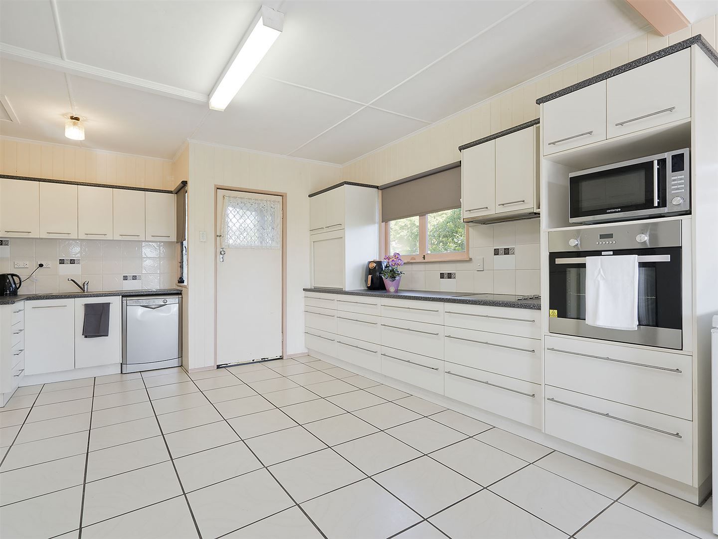 16 Crowley Street, Zillmere QLD 4034, Image 2