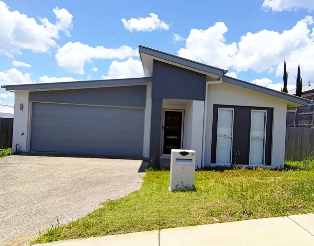 8 Hardwood Street, Spring Mountain QLD 4300