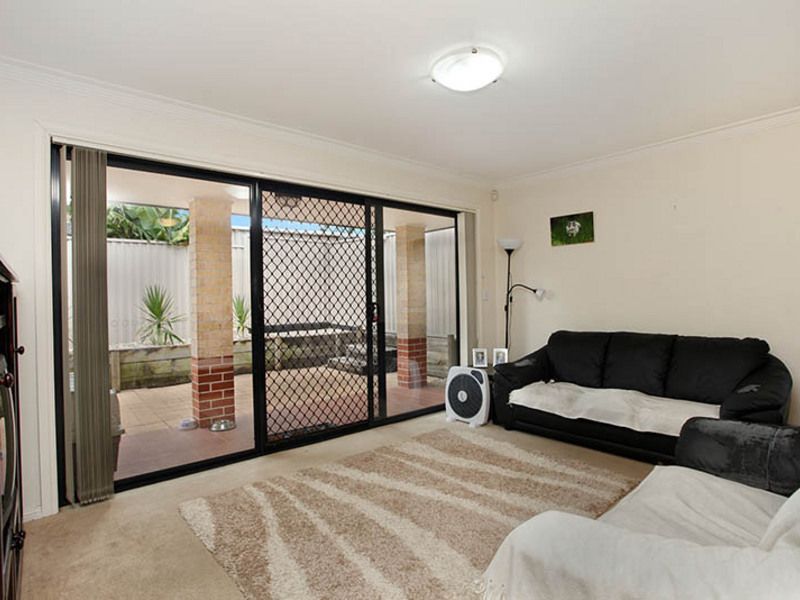 4/1-3 Renfrew Street, Guildford West NSW 2161, Image 1