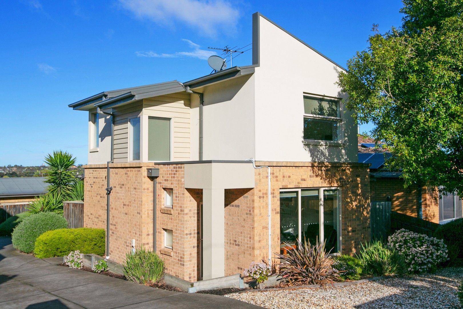2 bedrooms Townhouse in 5/43 St Vigeons Road RESERVOIR VIC, 3073