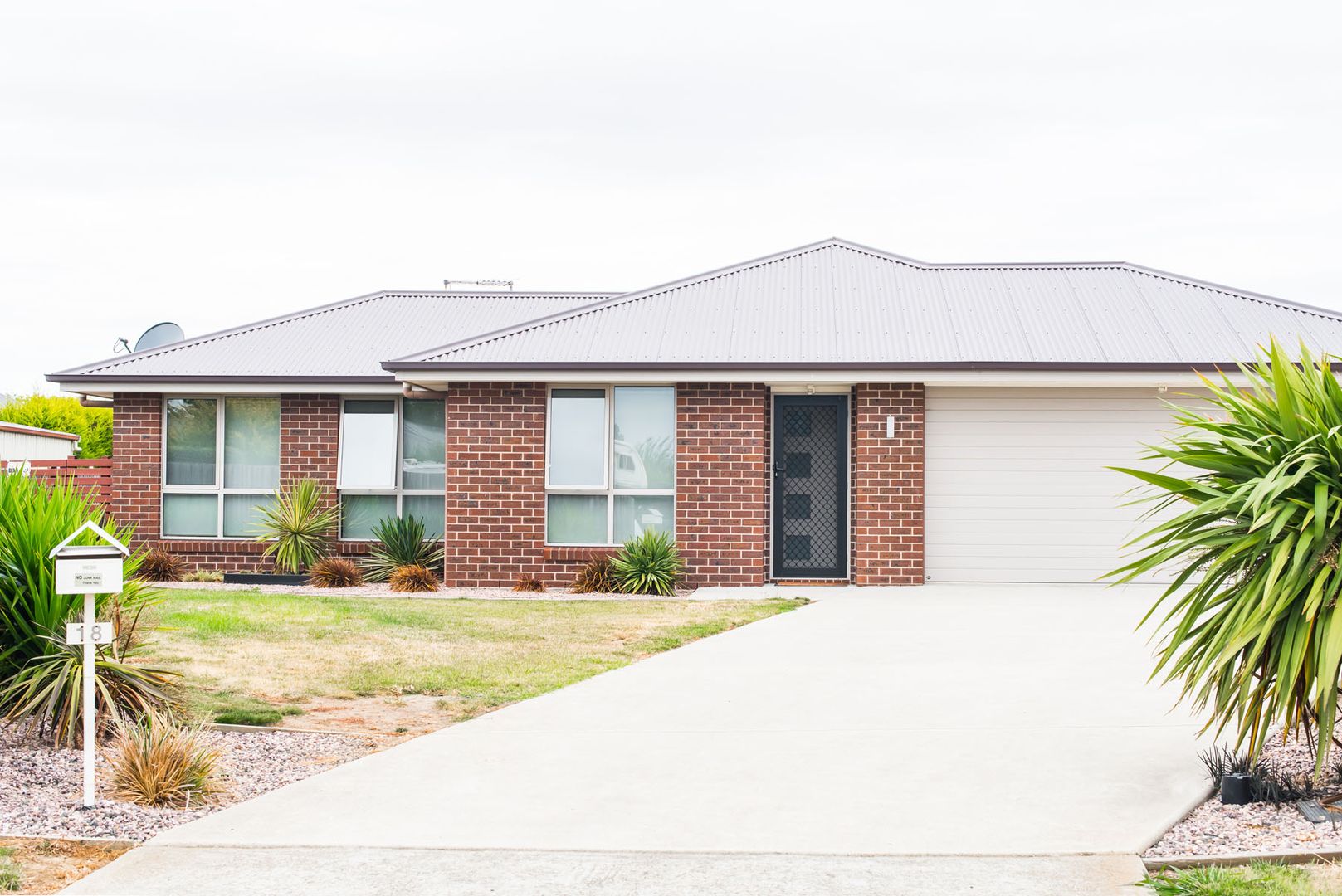 18 Longford Close, Longford Property History & Address Research Domain