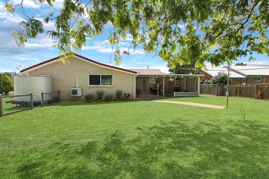 250 Bulwer Street, Tenterfield NSW 2372, Image 2