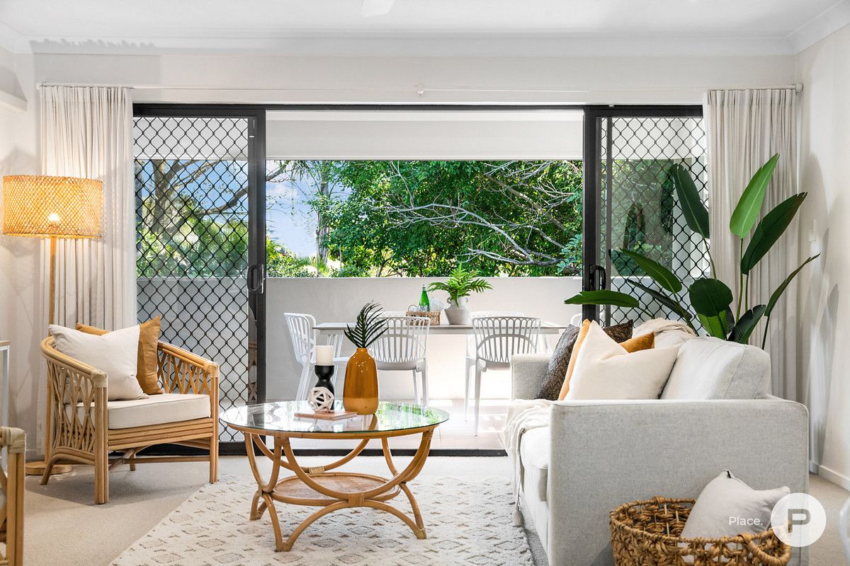 2 bedrooms Apartment / Unit / Flat in 4/18 Kennington Road CAMP HILL QLD, 4152