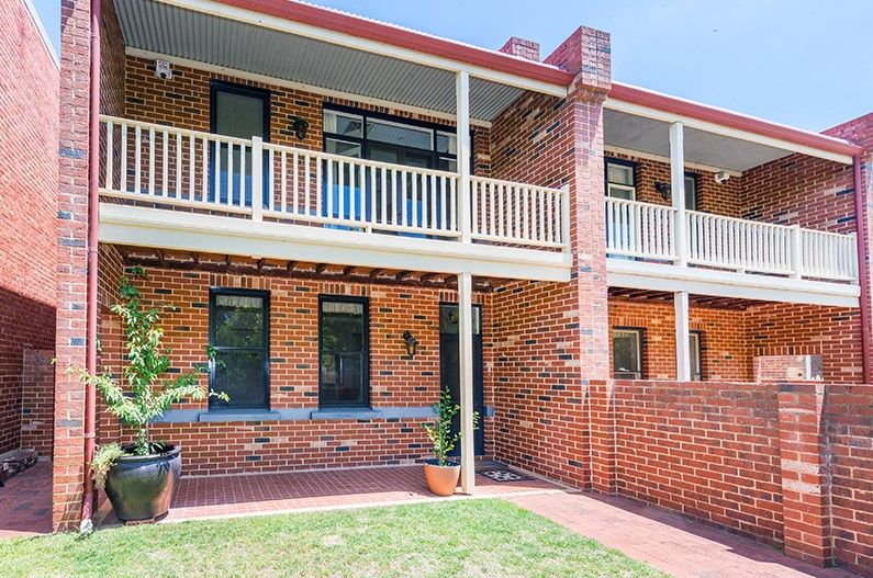 3 bedrooms House in 19 Tate Street WEST LEEDERVILLE WA, 6007