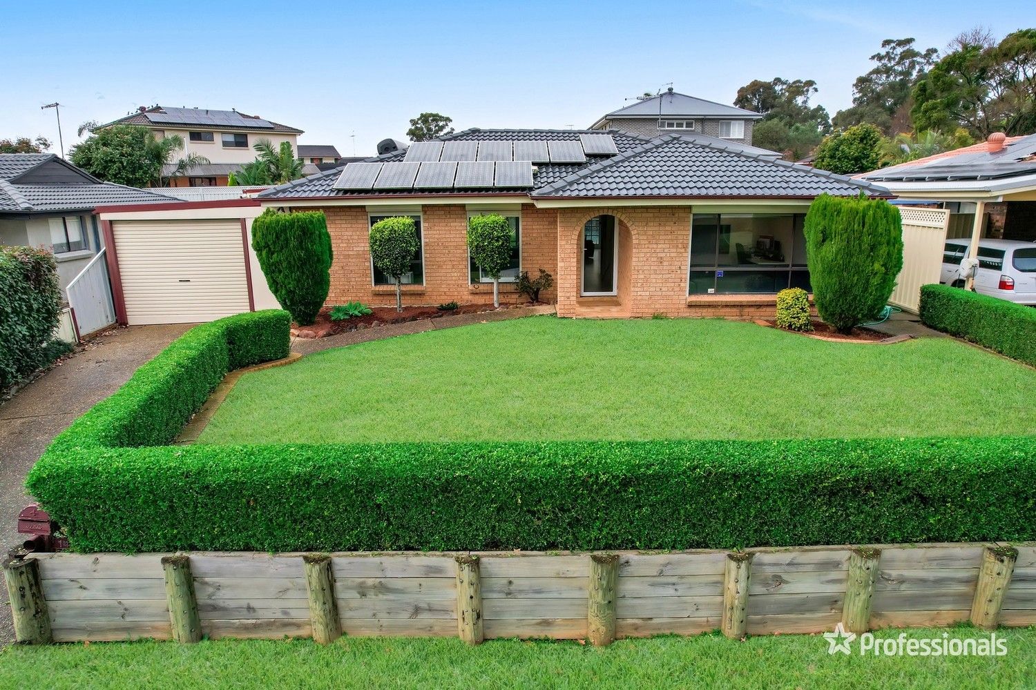 4 bedrooms House in 14 Dilga Crescent ERSKINE PARK NSW, 2759