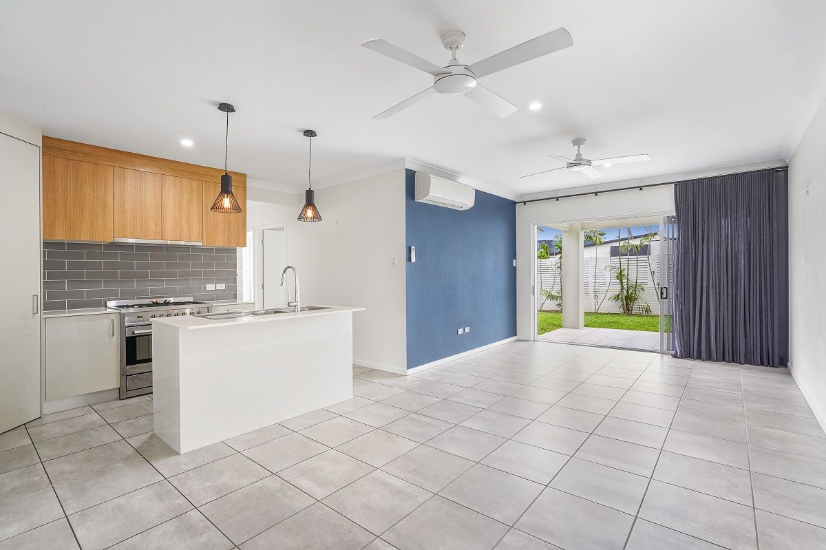 2/12 Northcote Street, Trinity Park QLD 4879, Image 2