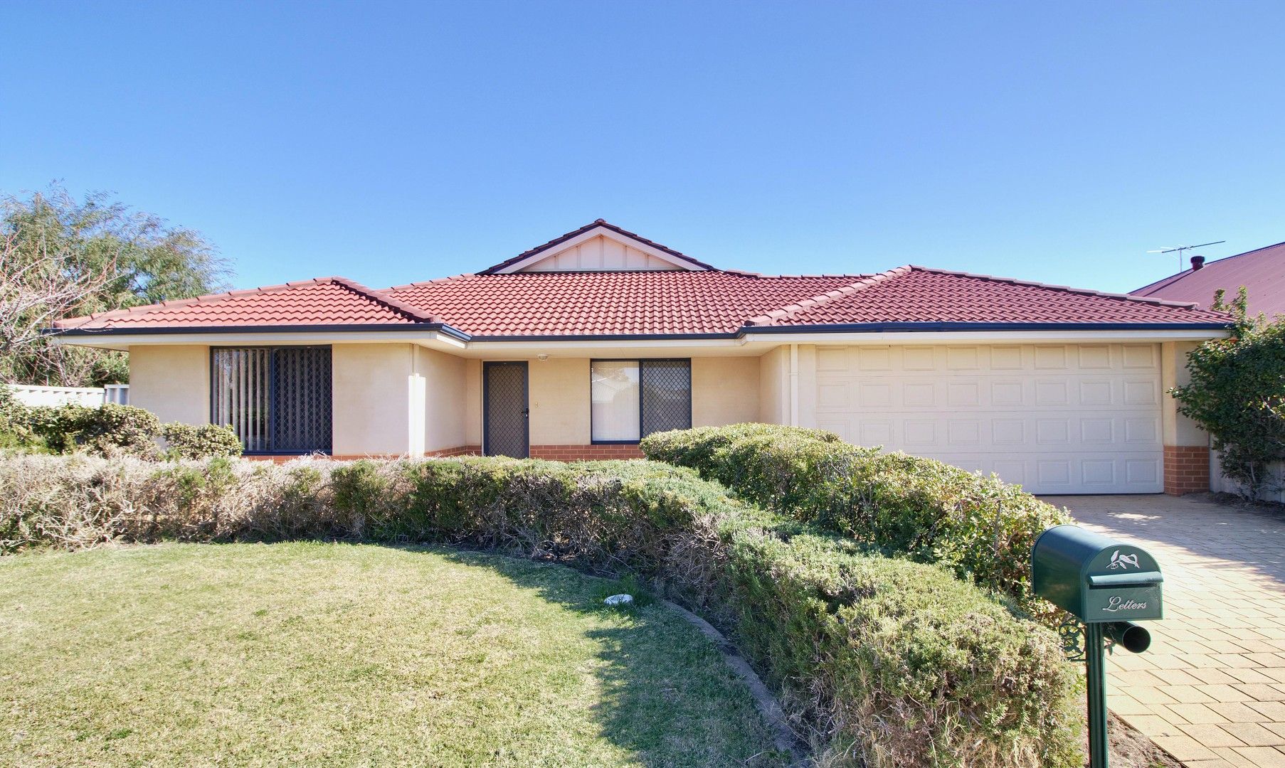 Rockingham WA 6168 4 beds house for Sale, Offers Over 549,000