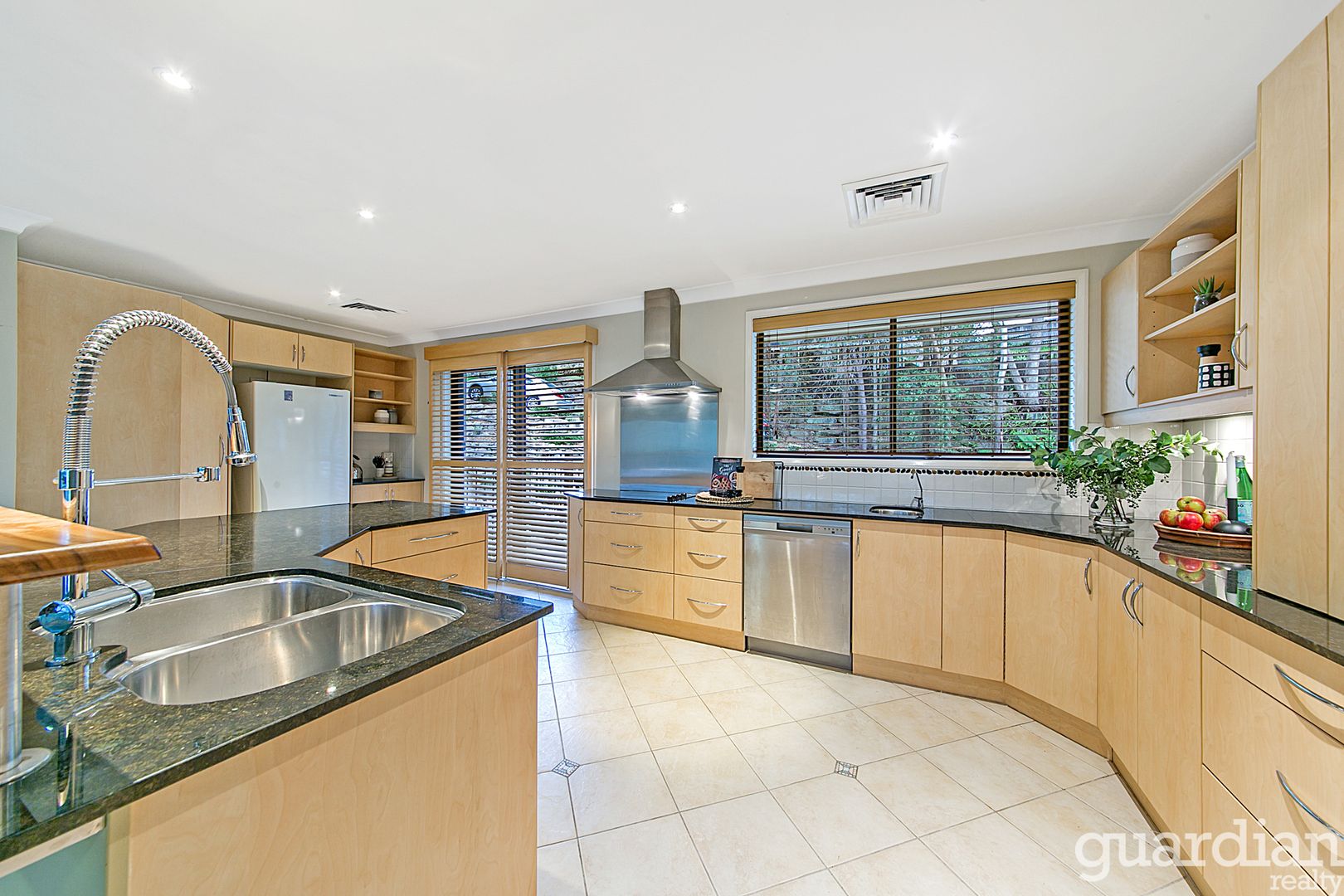 10 Kenneth Place, Dural NSW 2158, Image 2