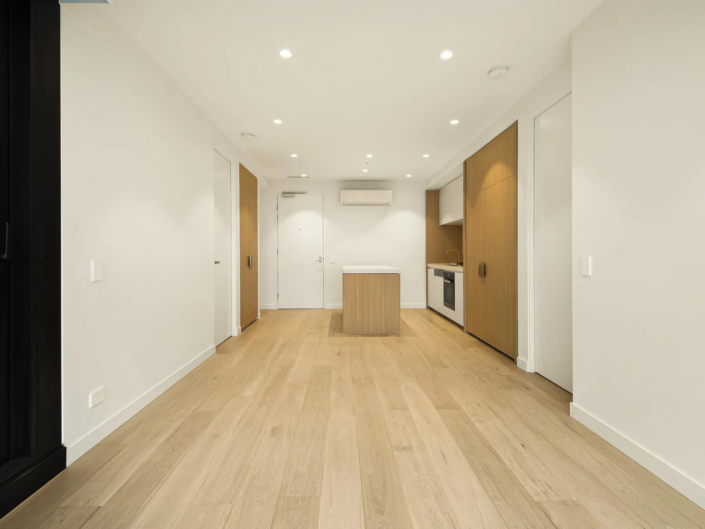 Additional image 2 of 2406/545 Station Street, Box Hill VIC 3128