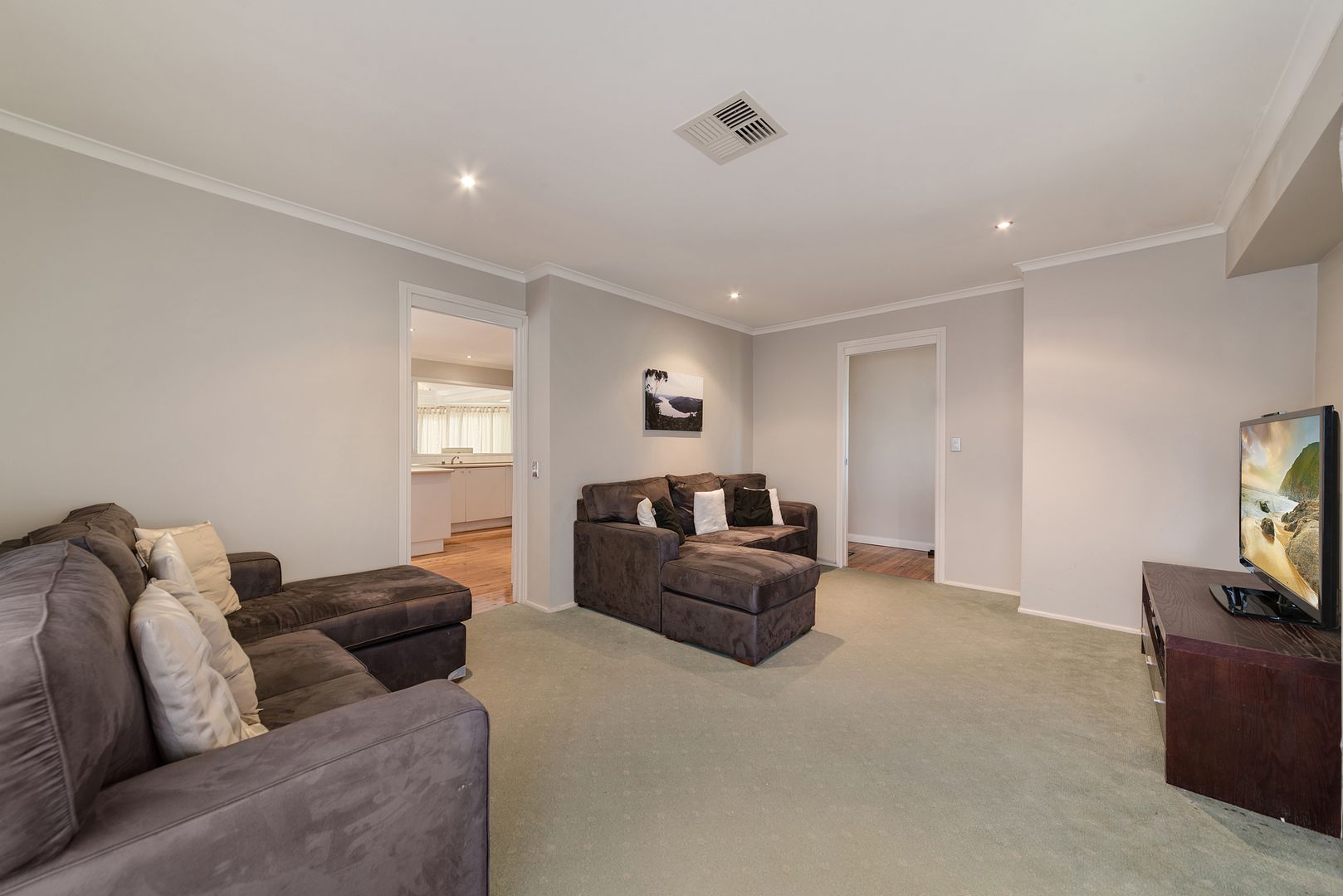 7 Cooradilla Place, Bradbury NSW 2560, Image 2