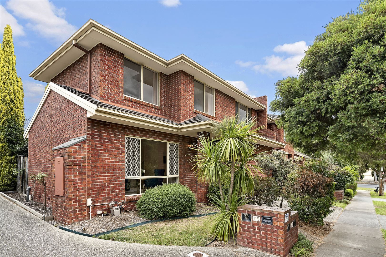 3 bedrooms Townhouse in 5/170 Springvale Road GLEN WAVERLEY VIC, 3150