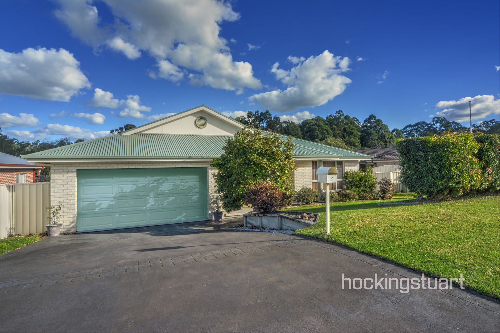 4 bedrooms House in 27 Emerald Drive MEROO MEADOW NSW, 2540