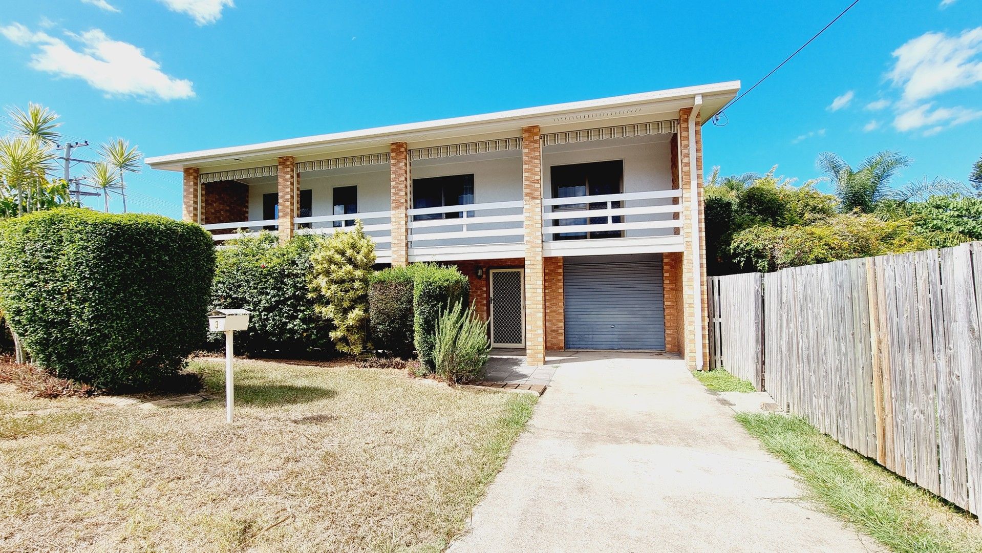 4 bedrooms House in 3 Moruya Street CLINTON QLD, 4680