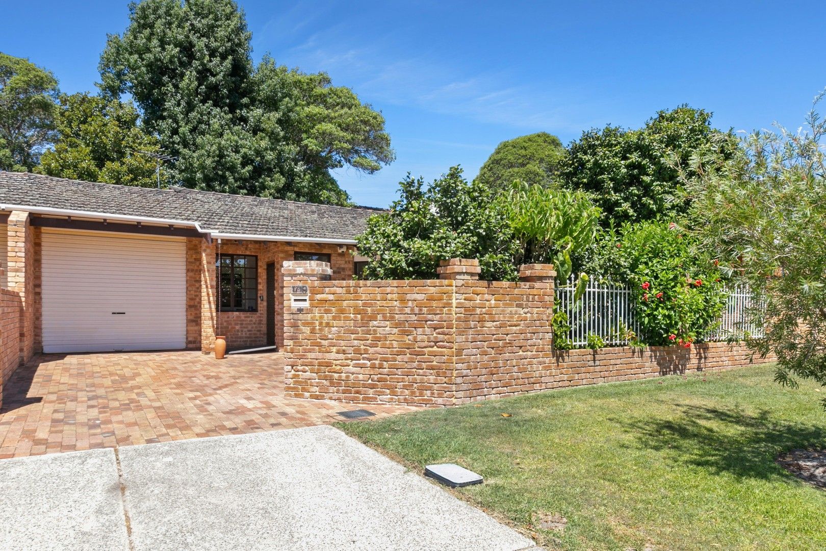 3 bedrooms House in 1/19 Dee Road APPLECROSS WA, 6153