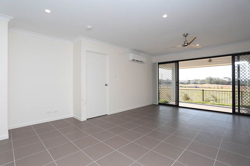 1/10 Fiveways Circuit, Park Ridge QLD 4125, Image 2