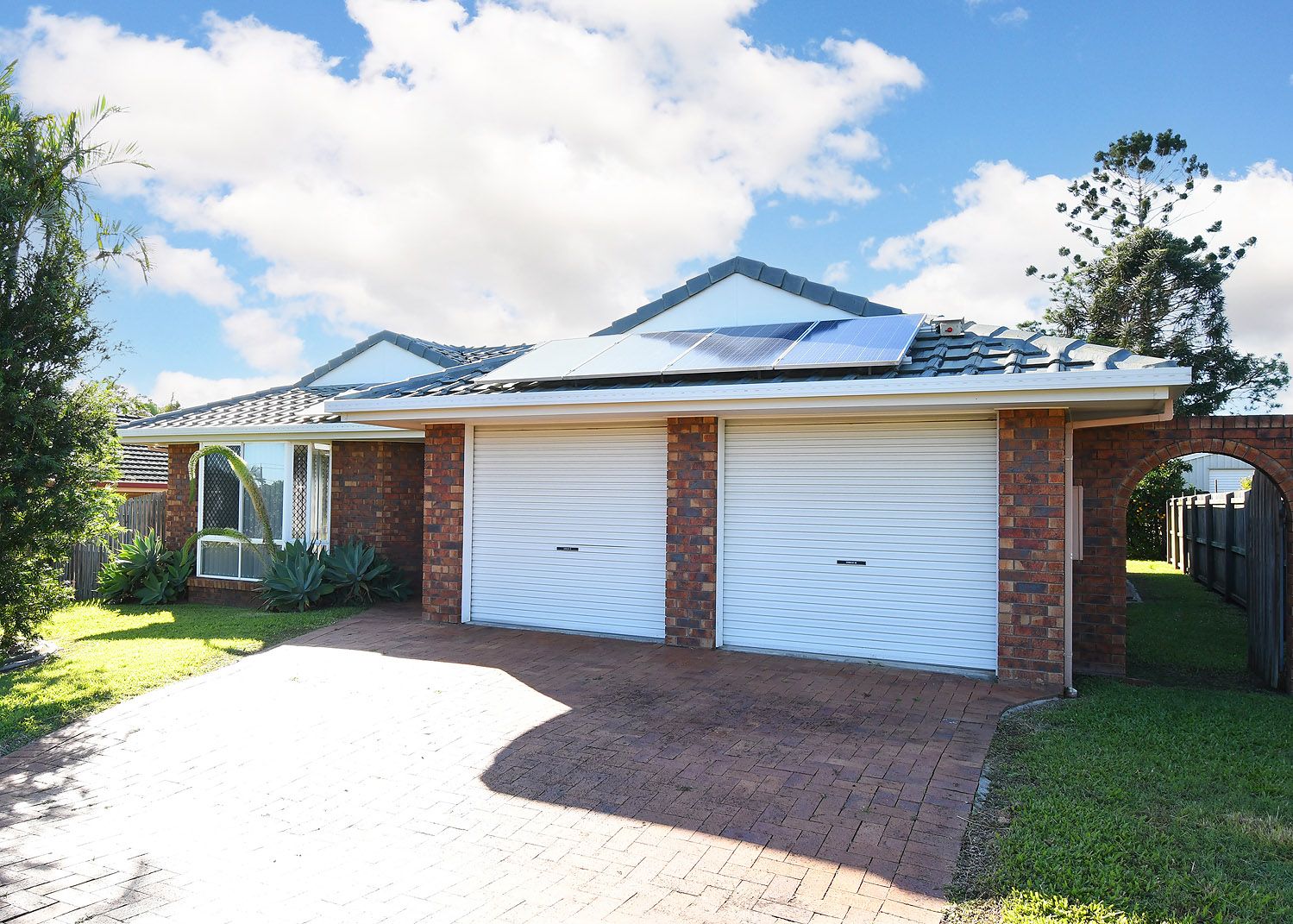 8 King Henry Court, Torquay QLD 4655, Image 0