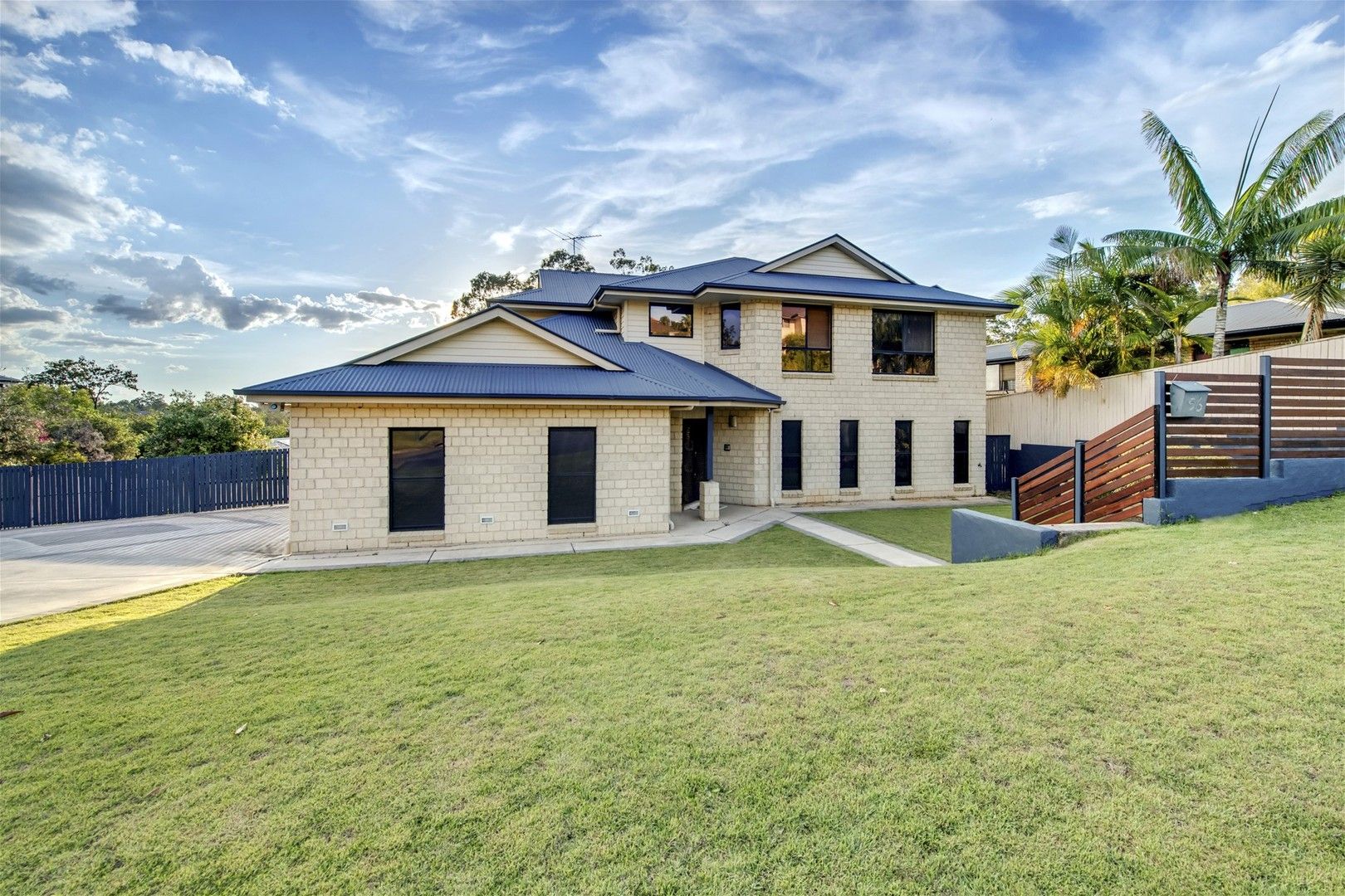 5 bedrooms House in 56 Stanaway Place BELLBOWRIE QLD, 4070