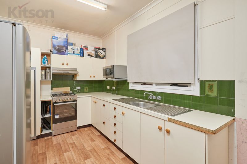7 Gowrie Parade, Mount Austin NSW 2650, Image 1