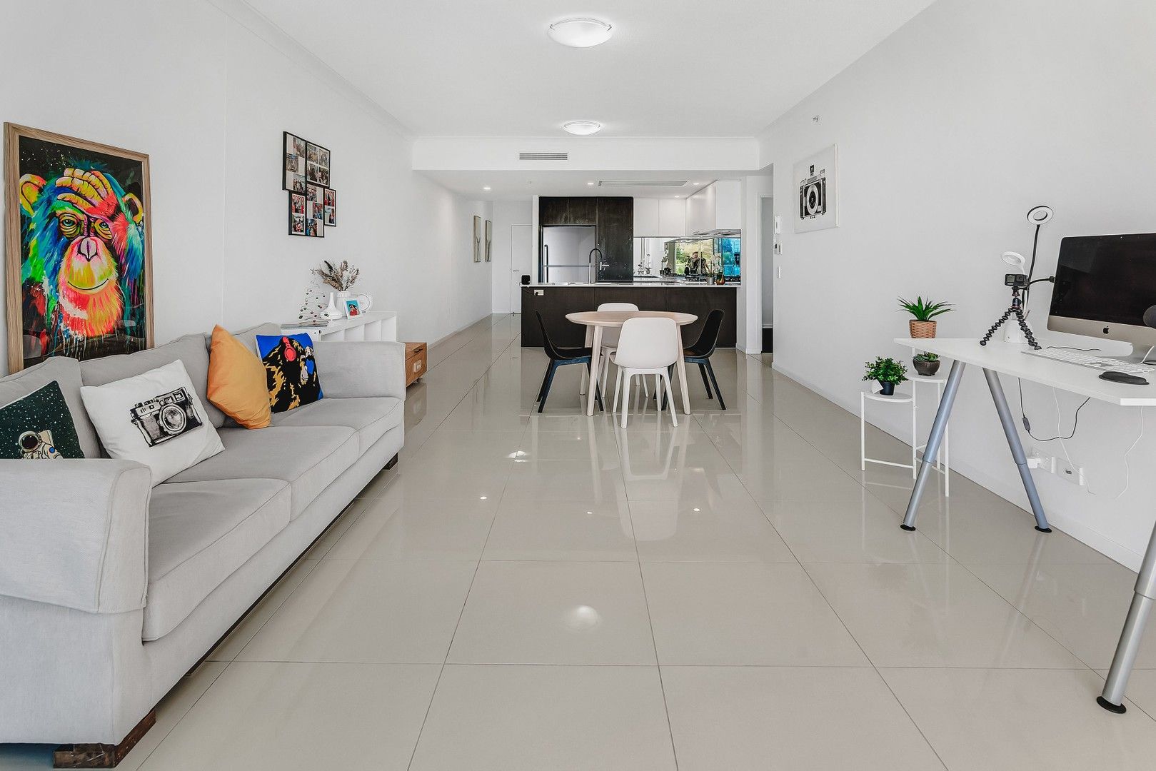 2 bedrooms Block of Units in 2203/25-31 East Quay Drive BIGGERA WATERS QLD, 4216
