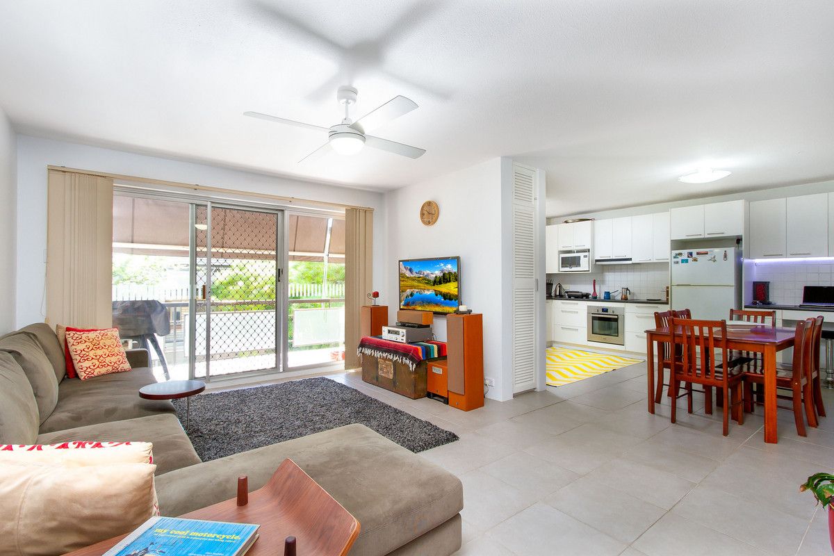 2 bedrooms Apartment / Unit / Flat in 2/45 Alva Terrace GORDON PARK QLD, 4031