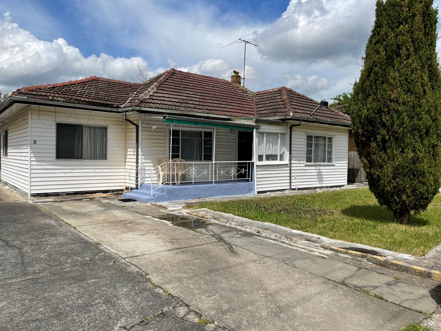 3 bedrooms House in 1/9 Regent Avenue SPRINGVALE VIC, 3171