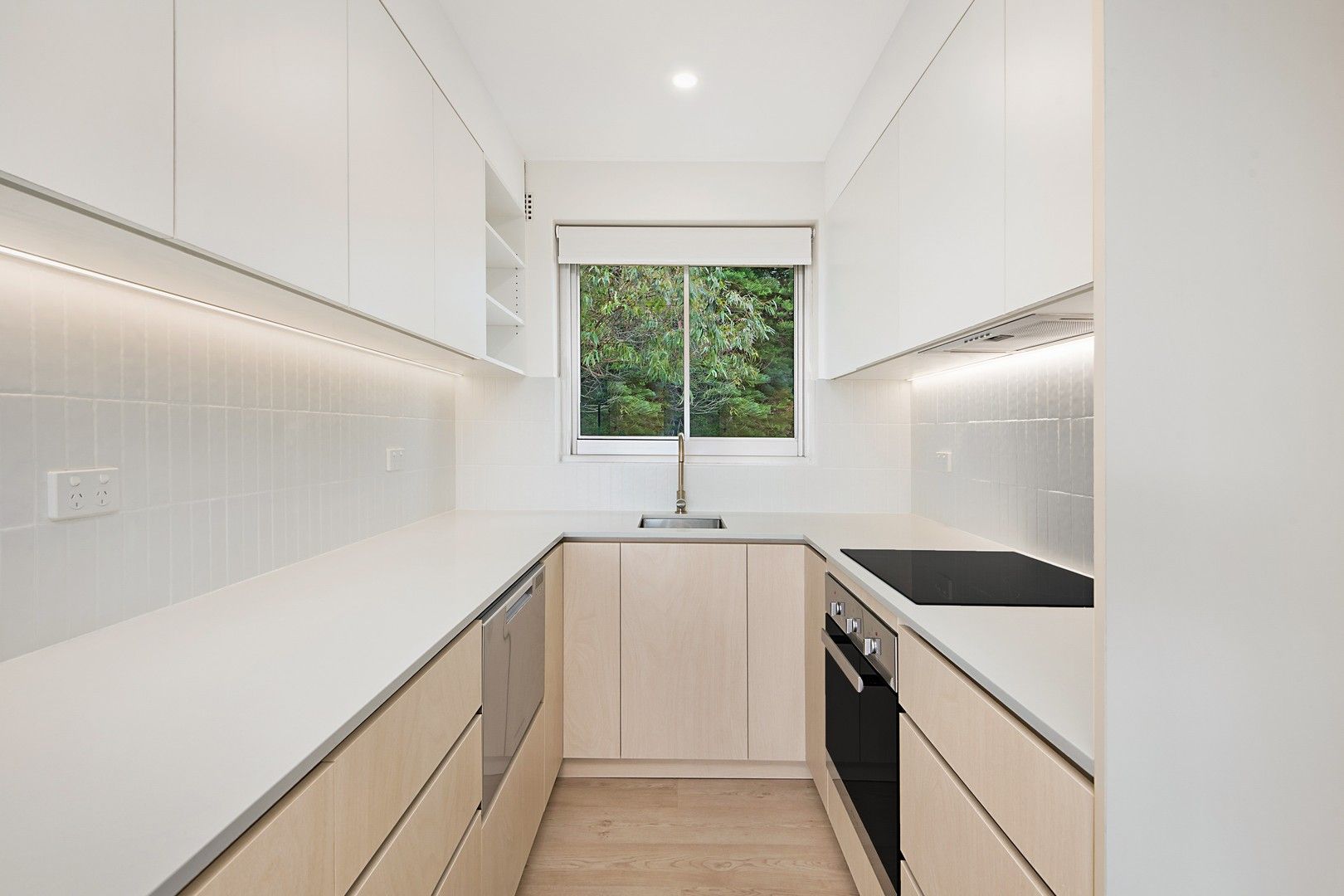 2 bedrooms Apartment / Unit / Flat in 11/1-3 Waltham Street COOGEE NSW, 2034