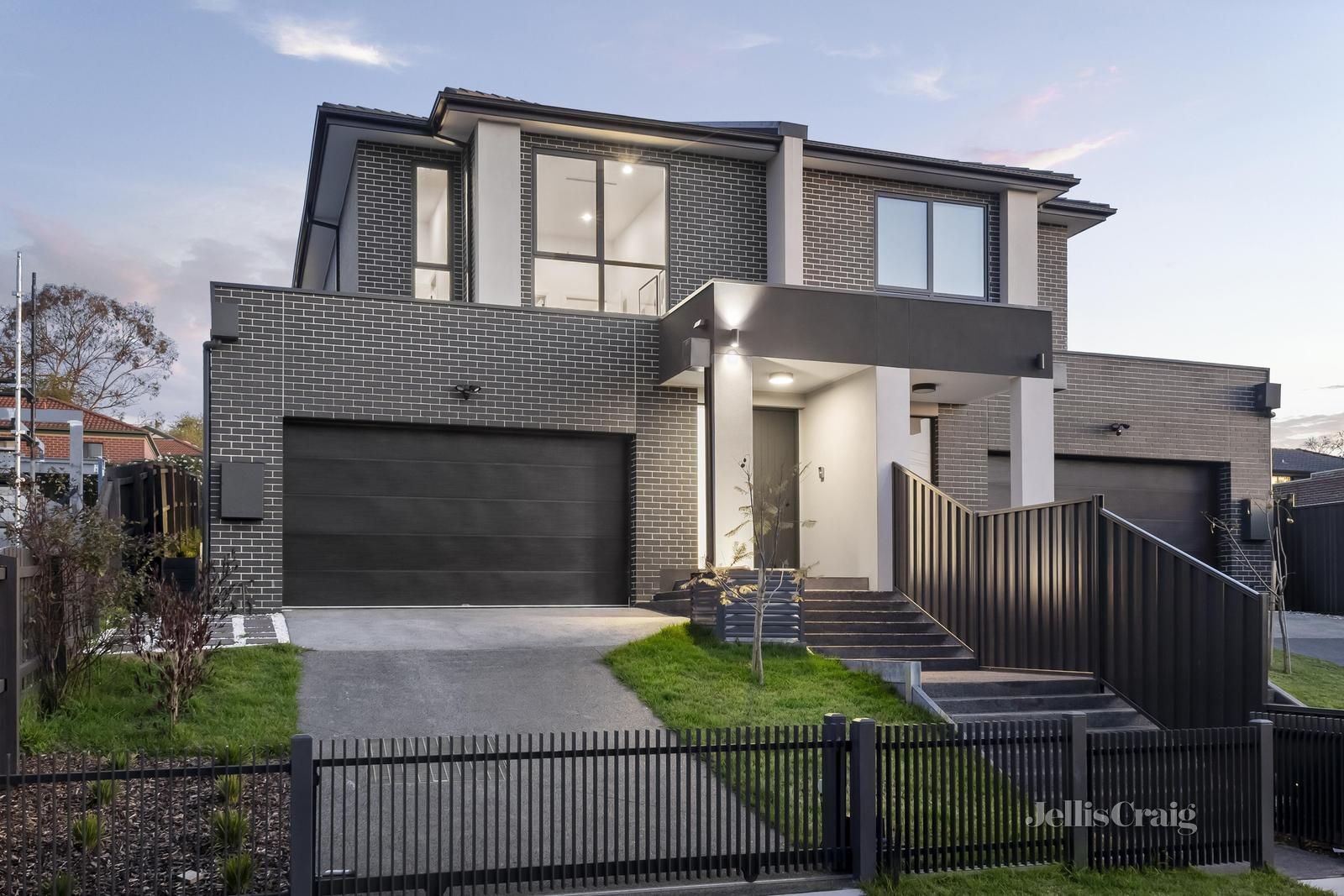 4 bedrooms Townhouse in 10 Nottingwood Street DONCASTER EAST VIC, 3109