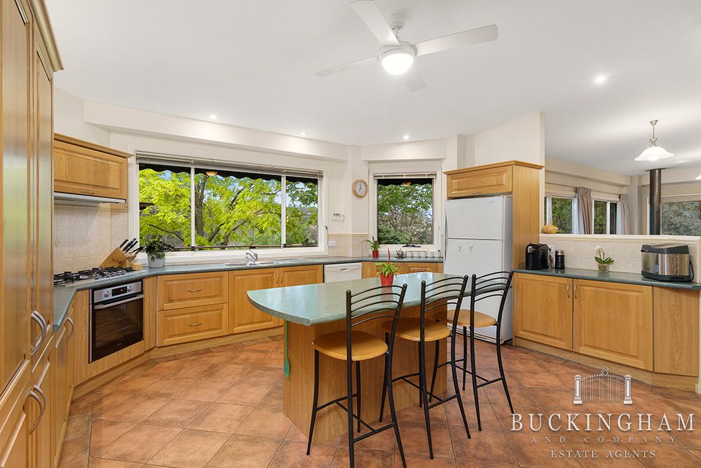 24 Linnet Avenue, Hurstbridge VIC 3099, Image 2